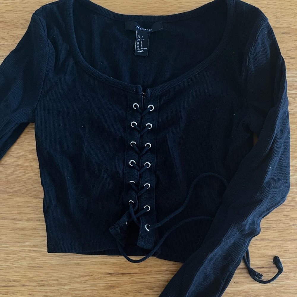 TIE UP CROP TOP